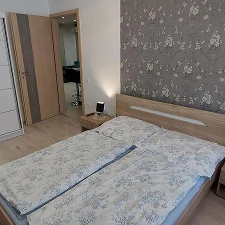 Laguna Apartment