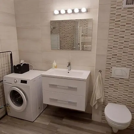 Laguna Apartment *