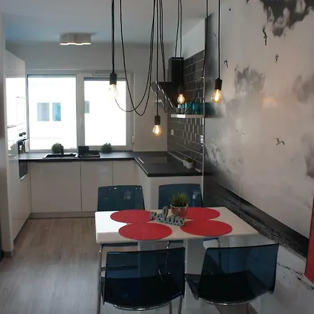Laguna Apartment *